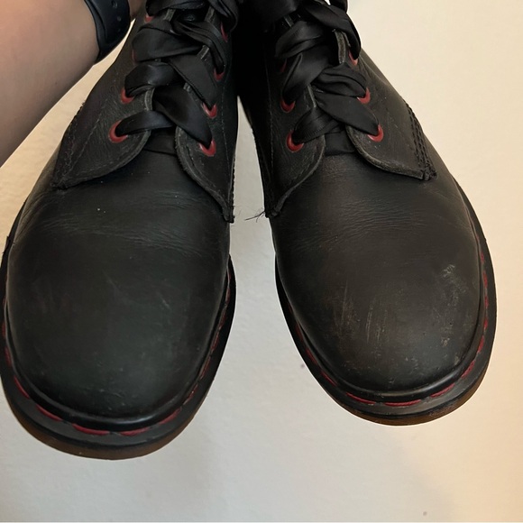 Dr. Martens 1914 Smooth Leather Tall Boots in black with red eyelets ribbon lace - Picture 7 of 10
